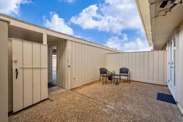 5857 Valley Forge Drive 110, Houston, TX 77057