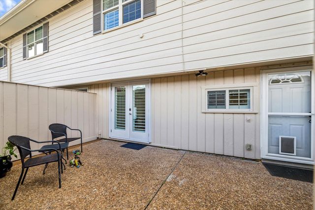 5857 Valley Forge Drive 110, Houston, TX 77057