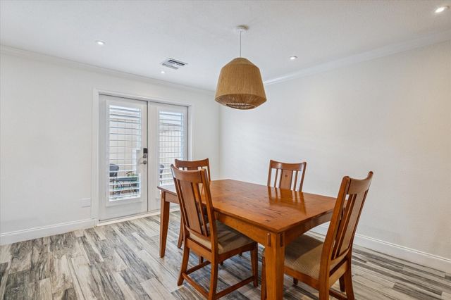 5857 Valley Forge Drive 110, Houston, TX 77057