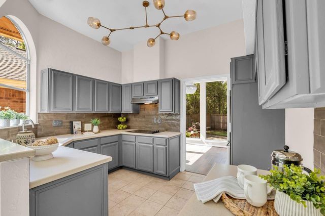 22 Cedar Chase Place, The Woodlands, TX 77381