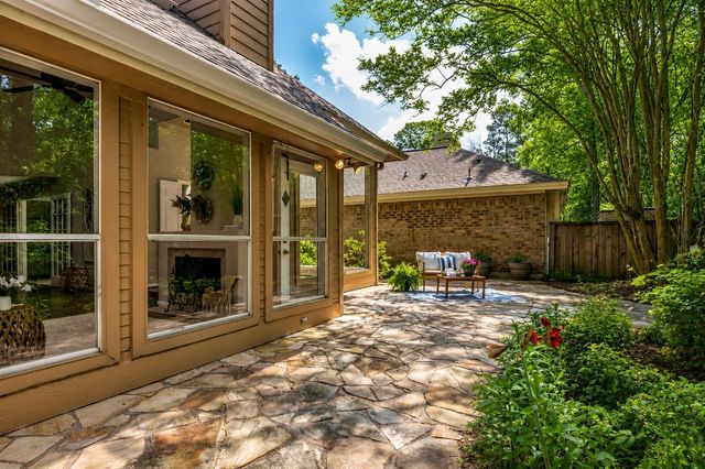22 Cedar Chase Place, The Woodlands, TX 77381