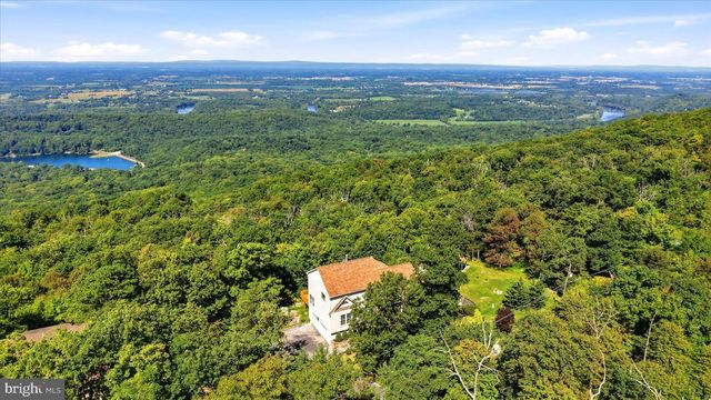 68 EAGLES NEST LN, Harpers Ferry, WV 25425
