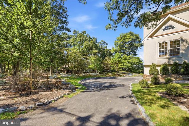68 EAGLES NEST LN, Harpers Ferry, WV 25425