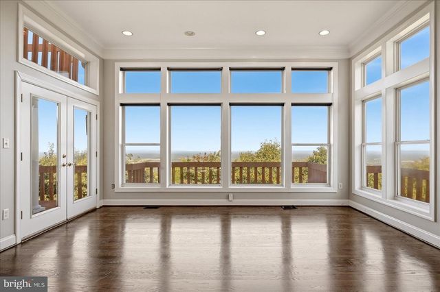 68 EAGLES NEST LN, Harpers Ferry, WV 25425