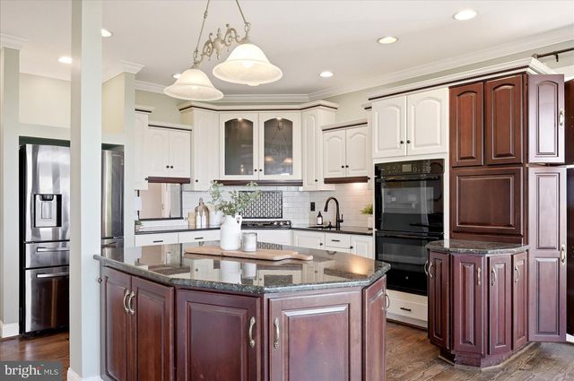 68 EAGLES NEST LN, Harpers Ferry, WV 25425