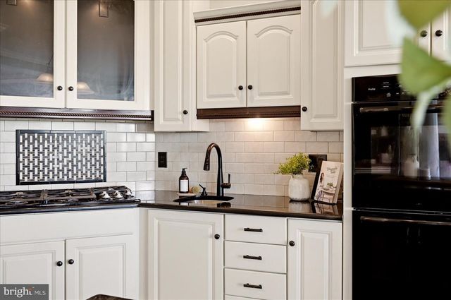 68 EAGLES NEST LN, Harpers Ferry, WV 25425