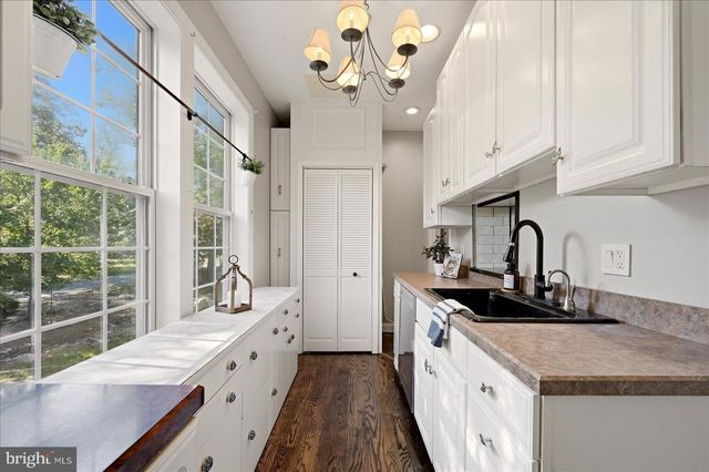 68 EAGLES NEST LN, Harpers Ferry, WV 25425
