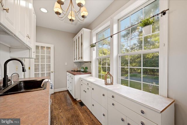 68 EAGLES NEST LN, Harpers Ferry, WV 25425
