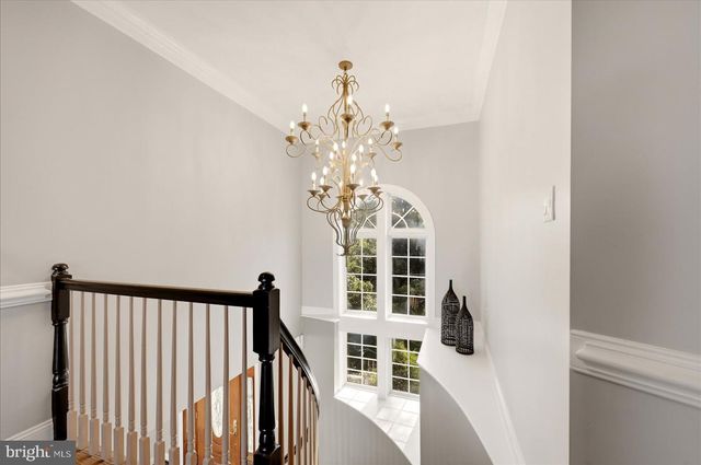 68 EAGLES NEST LN, Harpers Ferry, WV 25425