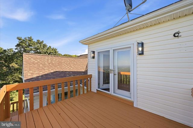 68 EAGLES NEST LN, Harpers Ferry, WV 25425