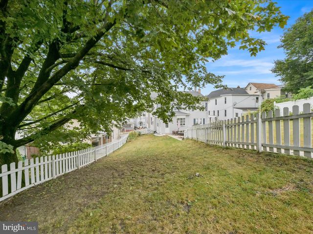 421 W MARKET, Orwigsburg, PA 17961