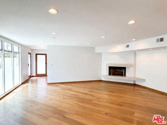 512 Brooks Avenue 6, Los Angeles, CA 90291