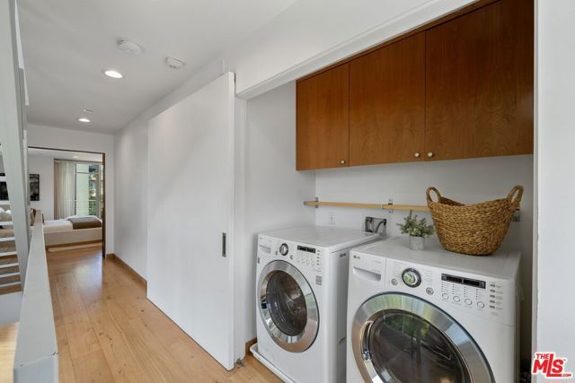512 Brooks Avenue 6, Los Angeles, CA 90291
