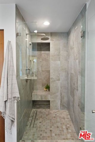 512 Brooks Avenue 6, Los Angeles, CA 90291