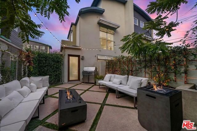 512 Brooks Avenue 6, Los Angeles, CA 90291