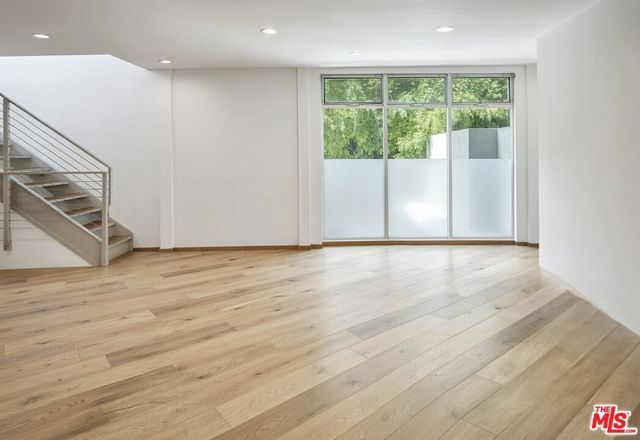 512 Brooks Avenue 6, Los Angeles, CA 90291