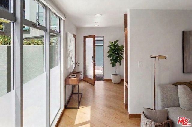 512 Brooks Avenue 6, Los Angeles, CA 90291