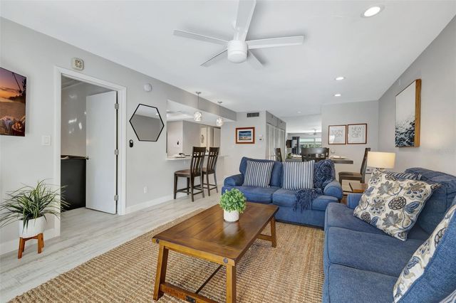 1130 W PEPPERTREE LANE 118, Sarasota, FL 34242