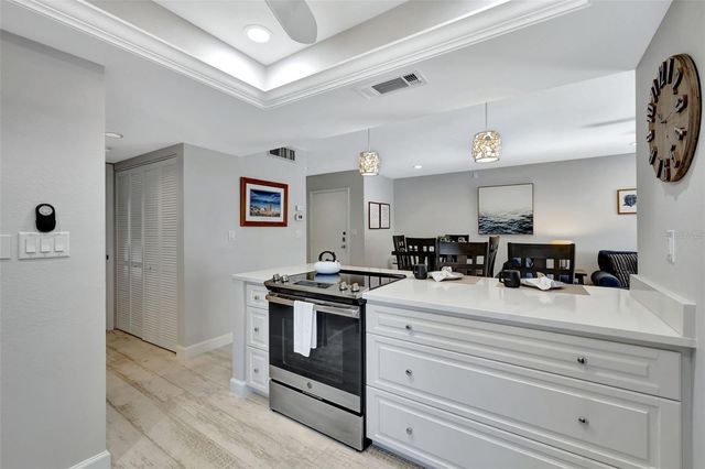 1130 W PEPPERTREE LANE 118, Sarasota, FL 34242