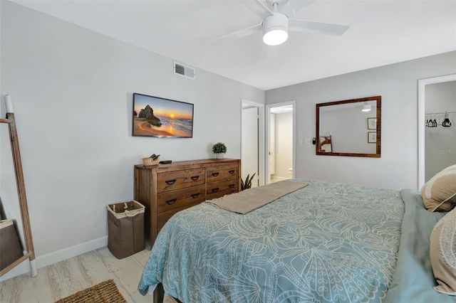 1130 W PEPPERTREE LANE 118, Sarasota, FL 34242
