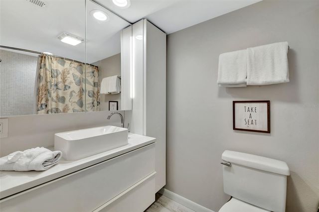 1130 W PEPPERTREE LANE 118, Sarasota, FL 34242