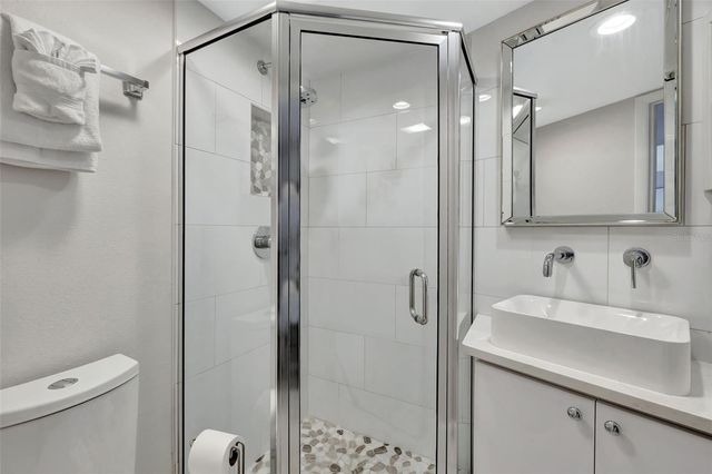 1130 W PEPPERTREE LANE 118, Sarasota, FL 34242