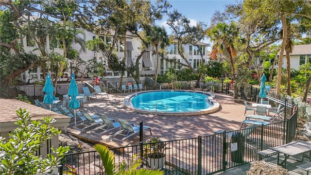 1130 W PEPPERTREE LANE 118, Sarasota, FL 34242