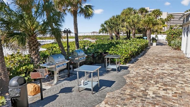 1130 W PEPPERTREE LANE 118, Sarasota, FL 34242