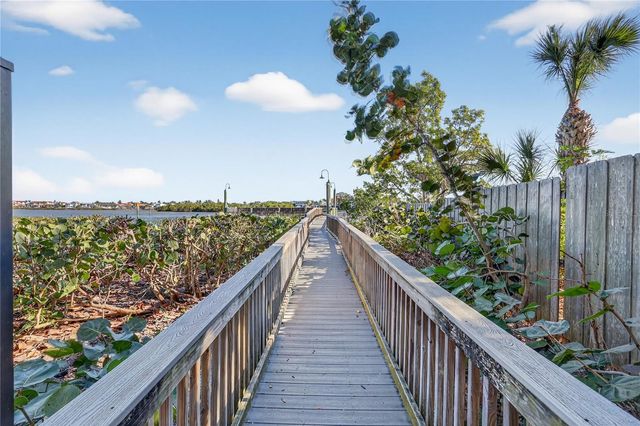 1130 W PEPPERTREE LANE 118, Sarasota, FL 34242