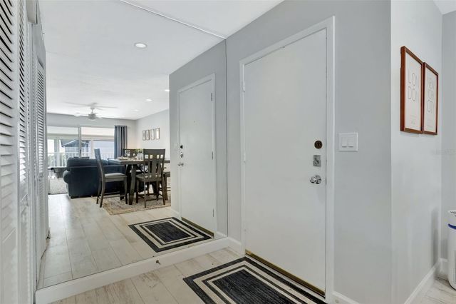 1130 W PEPPERTREE LANE 118, Sarasota, FL 34242
