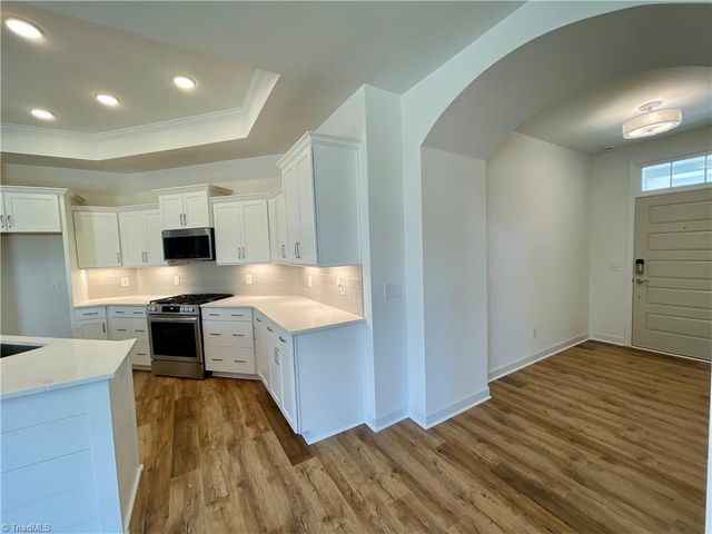 5246 Sunny Brook Court, Clemmons, NC 27012