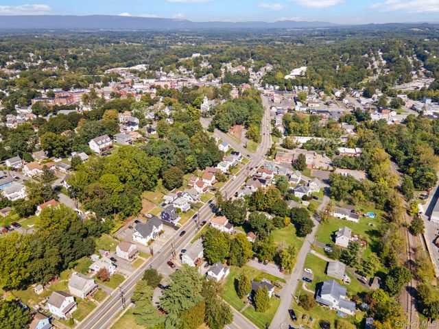 8 Coldenham Road, Walden, NY 12586