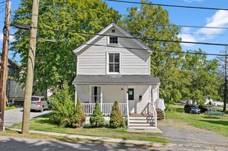 8 Coldenham Road, Walden, NY 12586