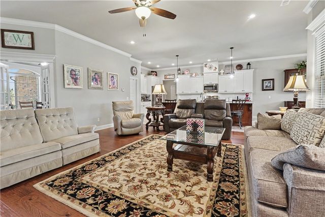 439 Penzo Avenue, Tontitown, AR 72762