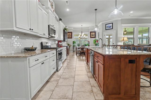 439 Penzo Avenue, Tontitown, AR 72762