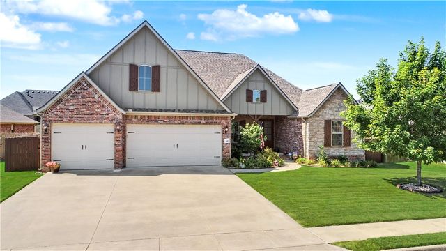 439 Penzo Avenue, Tontitown, AR 72762