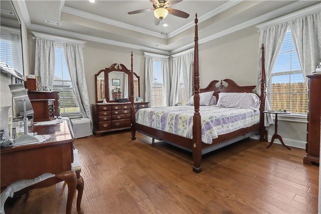 439 Penzo Avenue, Tontitown, AR 72762