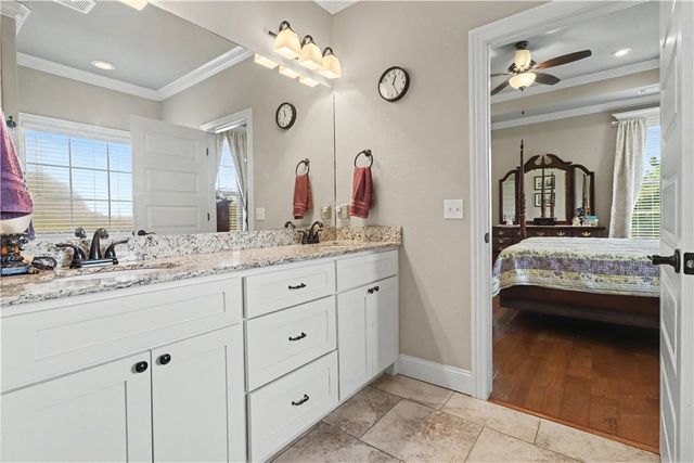 439 Penzo Avenue, Tontitown, AR 72762