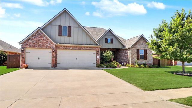 439 Penzo Avenue, Tontitown, AR 72762