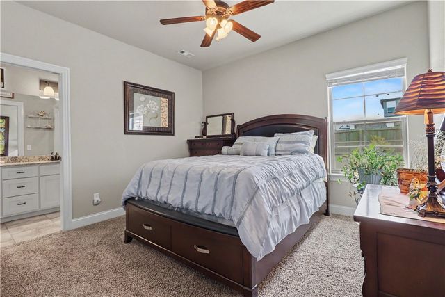 439 Penzo Avenue, Tontitown, AR 72762