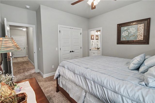 439 Penzo Avenue, Tontitown, AR 72762