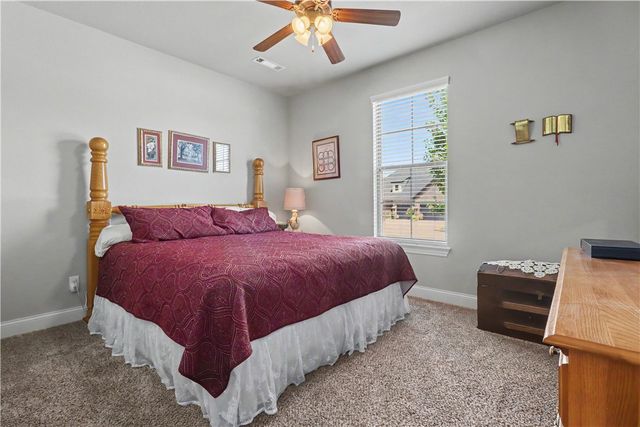 439 Penzo Avenue, Tontitown, AR 72762