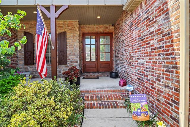 439 Penzo Avenue, Tontitown, AR 72762