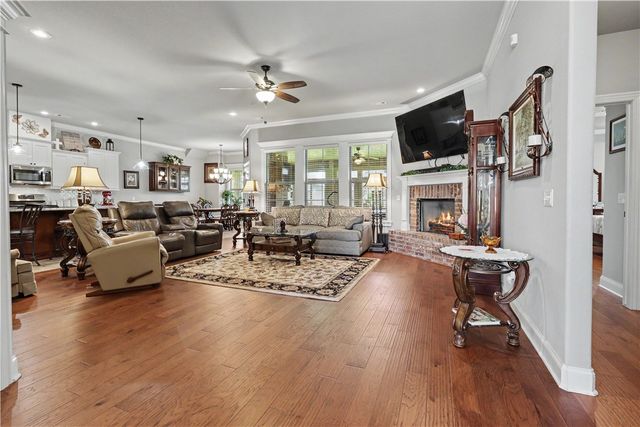 439 Penzo Avenue, Tontitown, AR 72762