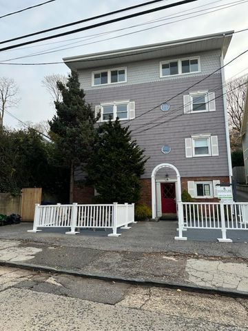 76 Bayview Avenue D, Northport, NY 11768