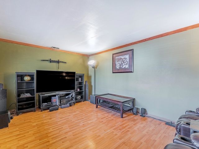 5G Fernwood Drive, Bolingbrook, IL 60440