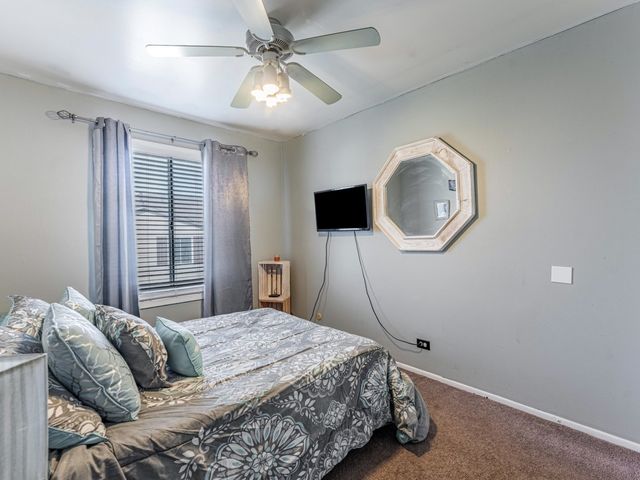 5G Fernwood Drive, Bolingbrook, IL 60440