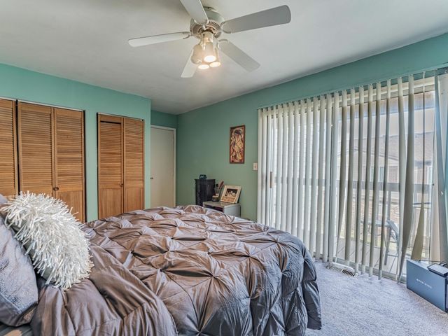 5G Fernwood Drive, Bolingbrook, IL 60440