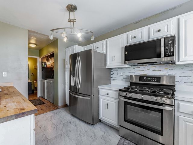 5G Fernwood Drive, Bolingbrook, IL 60440