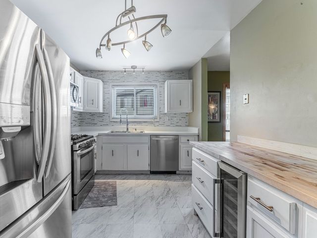 5G Fernwood Drive, Bolingbrook, IL 60440